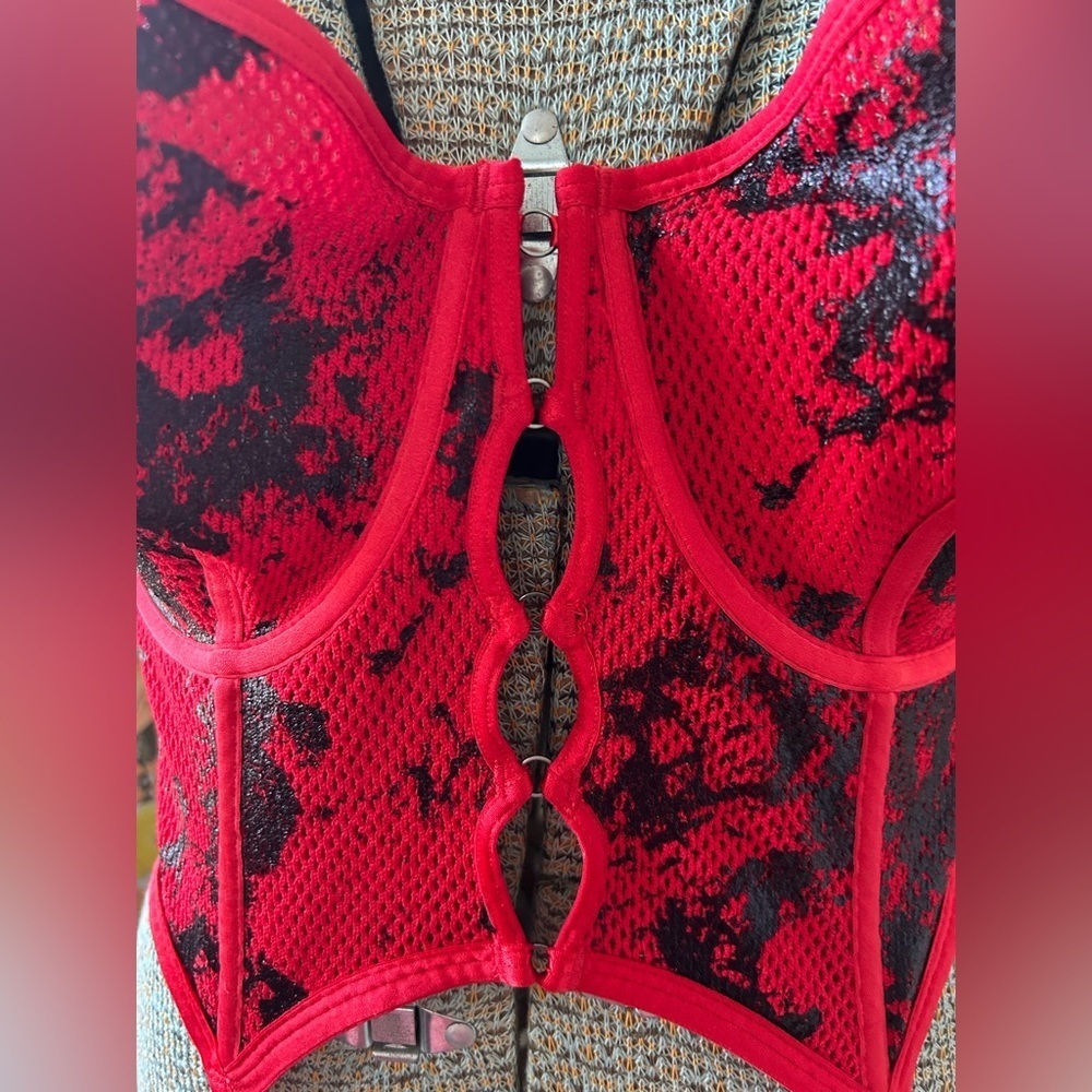 NWT SAVAGE X FENTY/DIESEL FISHNET BUSTIER RED. US 16-18. - Picture 3 of 11
